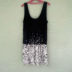 Tiana B Women's Sleeveless Black Scoop Neck Knee Length Dress Size L